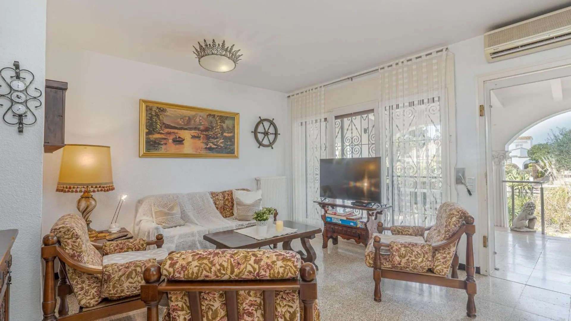 Acogedor Chalet De 2 Dormitorios Con Amarre De 12,5M, Terraza Y Jardin En Empuriabrava - Hisp-288-62
