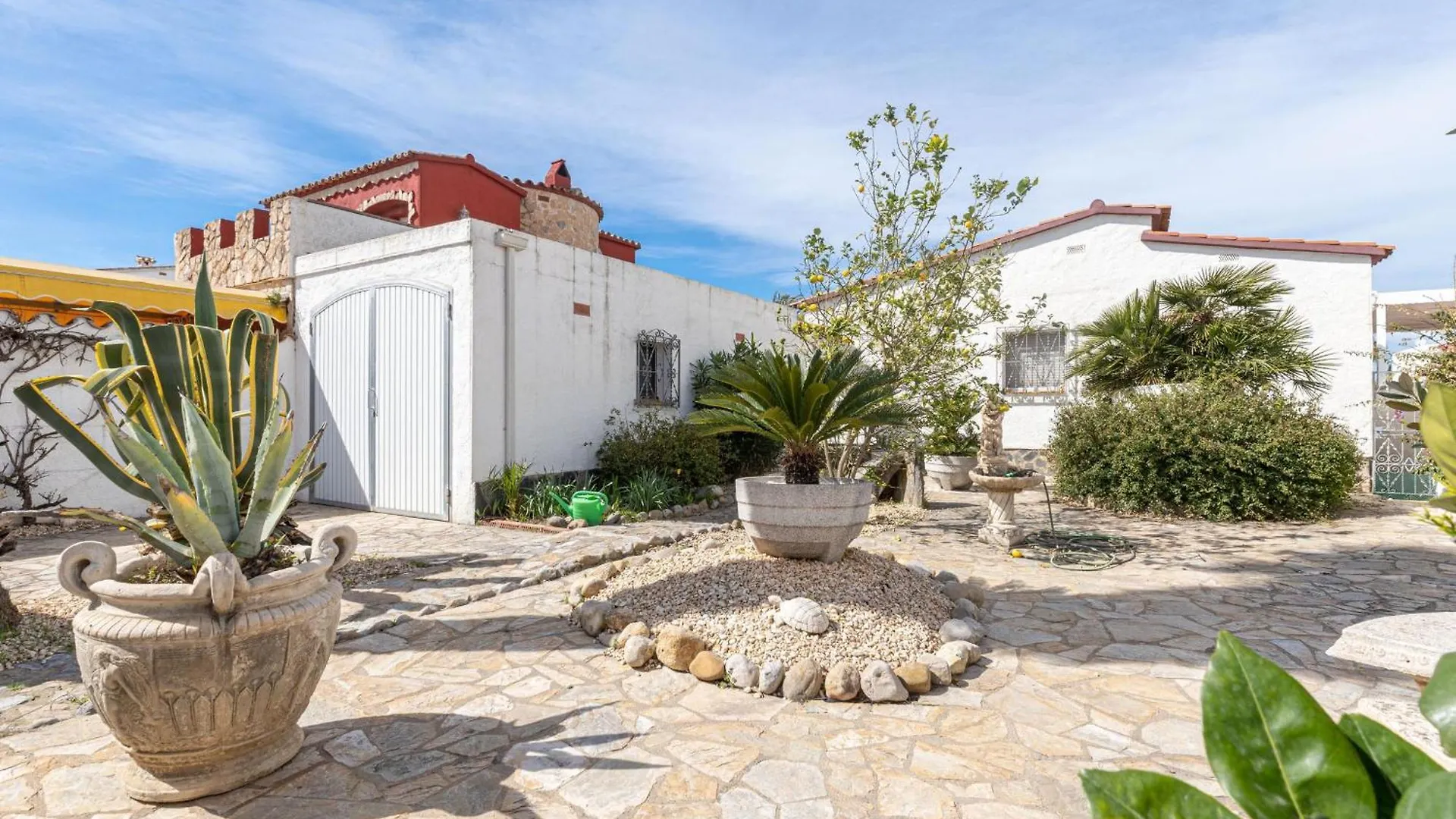 Acogedor Chalet De 2 Dormitorios Con Amarre De 12,5M, Terraza Y Jardin En Empuriabrava - Hisp-288-62 Spain