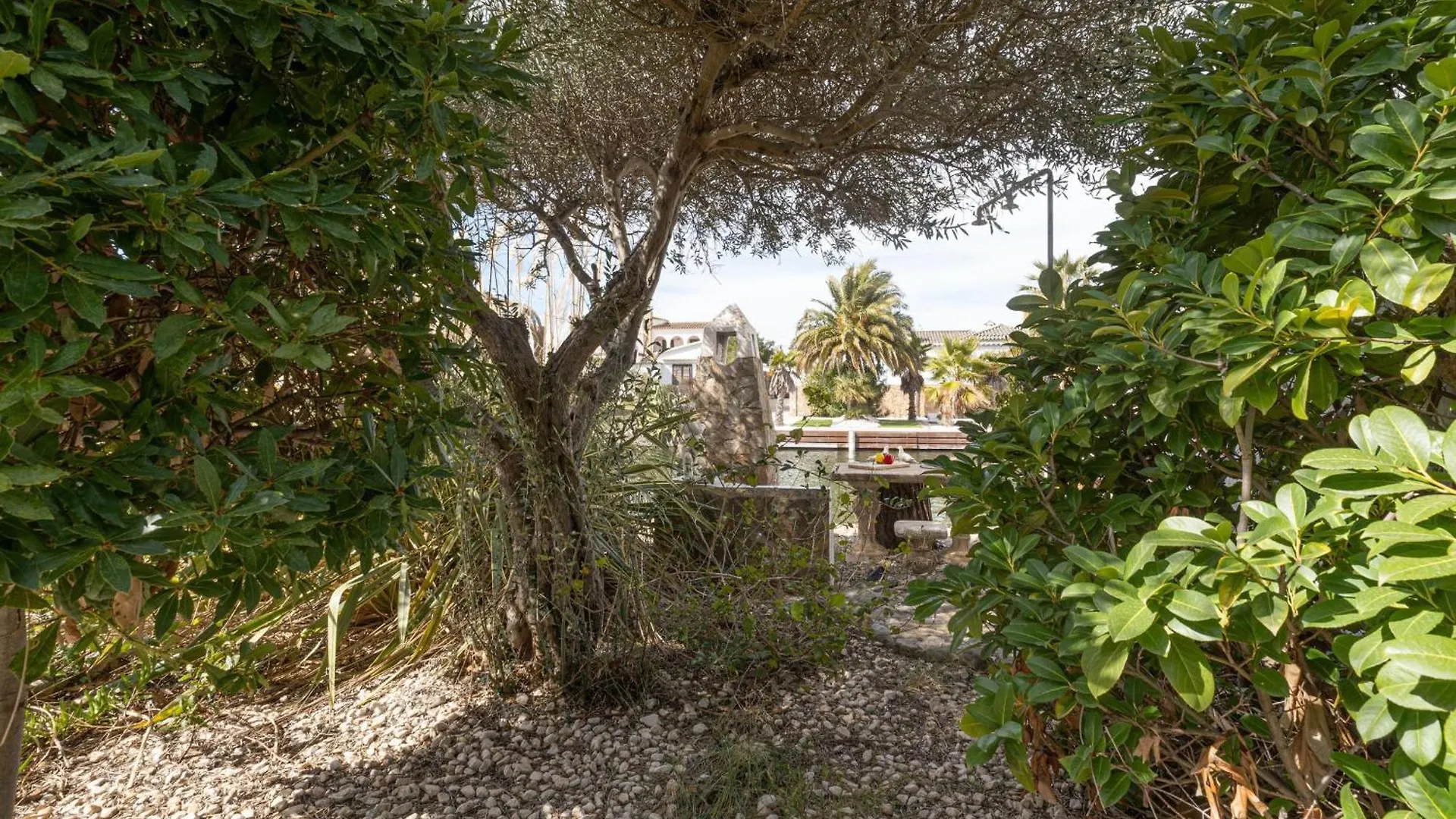 Acogedor Chalet De 2 Dormitorios Con Amarre De 12,5M, Terraza Y Jardin En Empuriabrava - Hisp-288-62 0*,